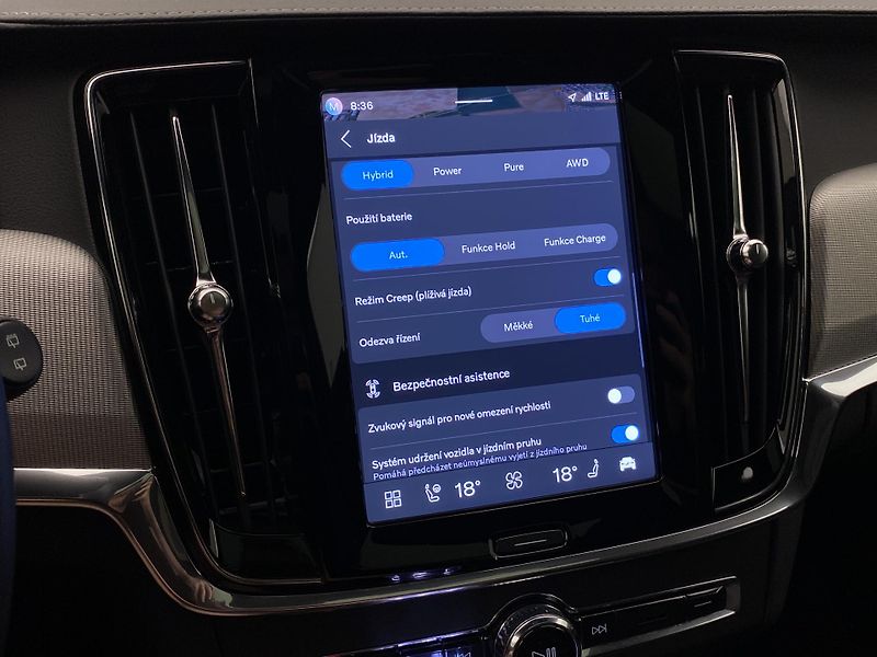 Volvo V90 T8 AWD RECHARGE DARK ULTRA - fotka 51 z 65