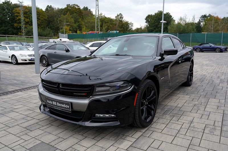 Dodge Charger 5.7 V8 Hemi R/T, kůže/AT/375 P - fotka 2 z 44