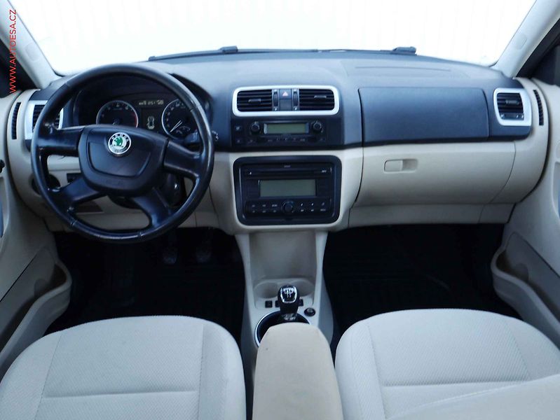 Škoda Fabia (2009) 1.4 16V, Výhř.sed, TZ - fotka 8 z 16