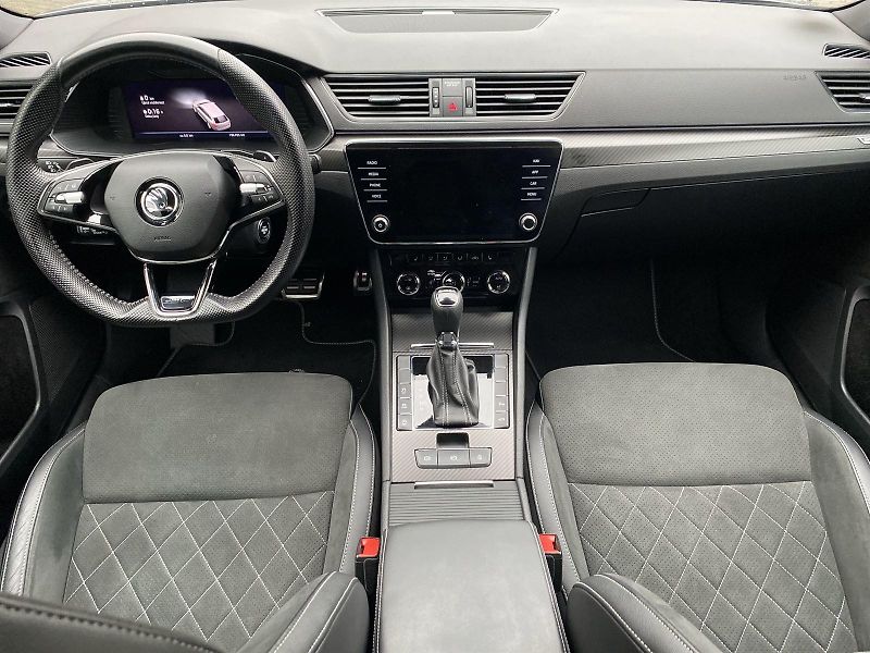 Škoda Superb (2023) Combi 2.0 TDI DSG Sportline - fotka 5 z 33