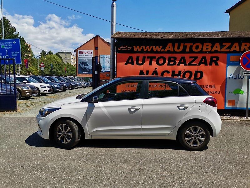 Hyundai i20 (2019) 1.2i 62kw AC Winter PDC - fotka 2 z 25