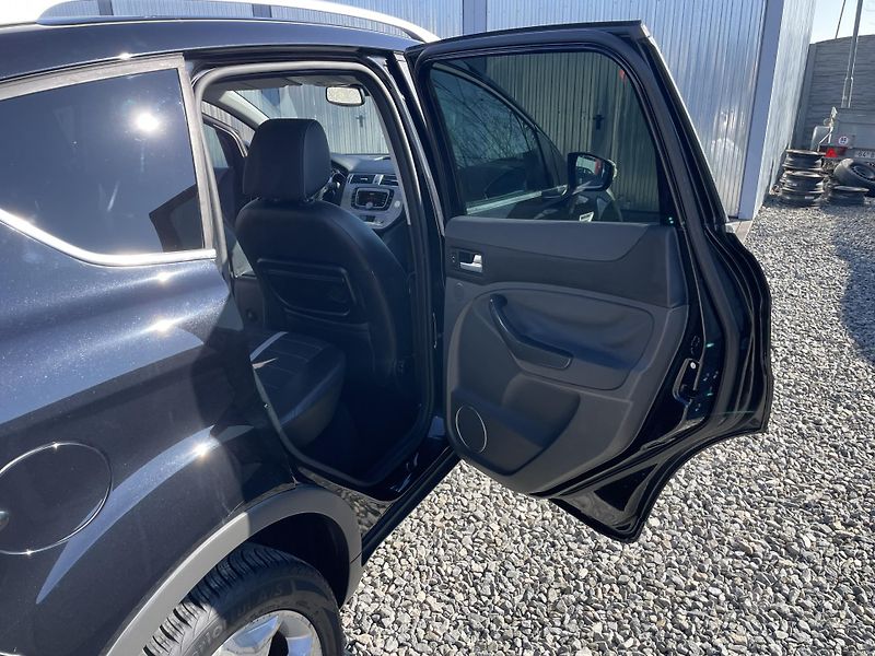 Ford Kuga 2.0TDC-i 4x4 135PS TITANIUM!!! - fotka 132 z 189