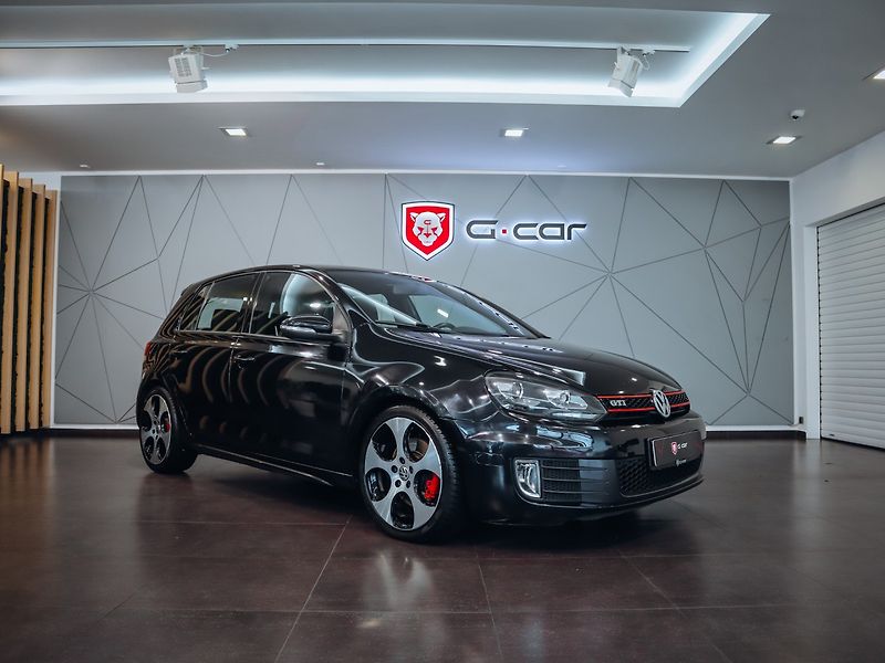 Volkswagen Golf GTI - fotka 1 z 27