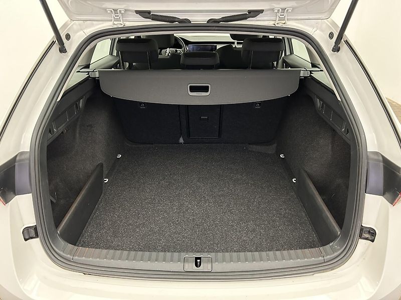 Škoda Octavia 1.5 TSI Ambition - fotka 22 z 26
