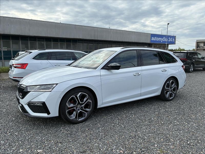 Škoda Octavia 2,0 RS,KŮŽE,HEAD-UP,EL.KUFR - fotka 2 z 34