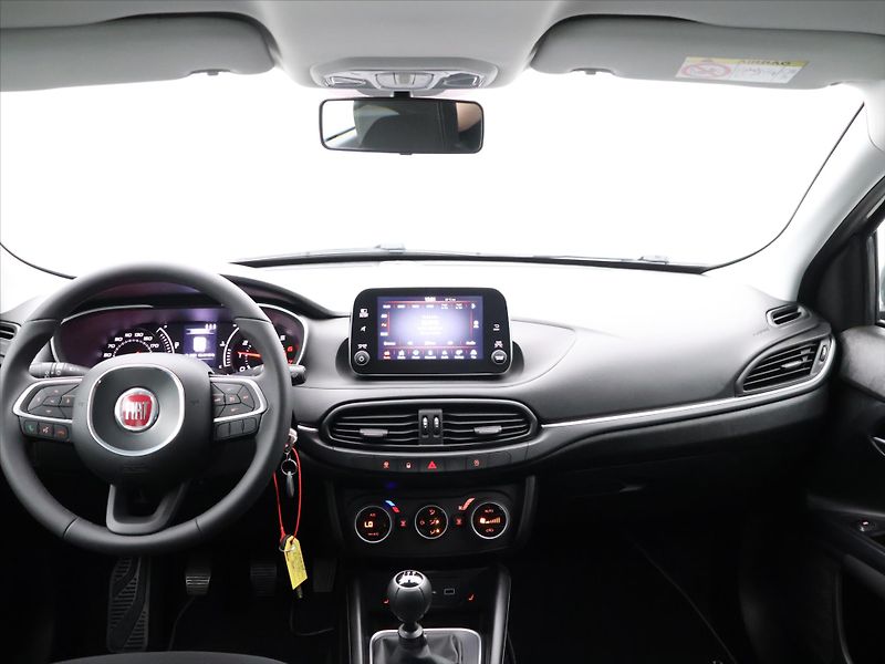 Fiat Tipo 1,4 16V 70kW CZ Street - fotka 25 z 34