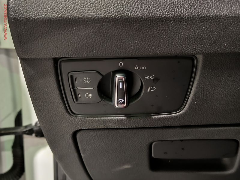 Volkswagen Passat (2015) 2.0 TDi, ČR, Highline, DSG - fotka 16 z 17