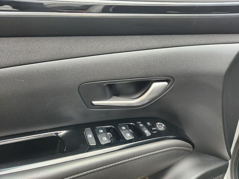 Hyundai Tucson 1.6-AUTOMAT-NAVI-KAMERA - fotka 20 z 23