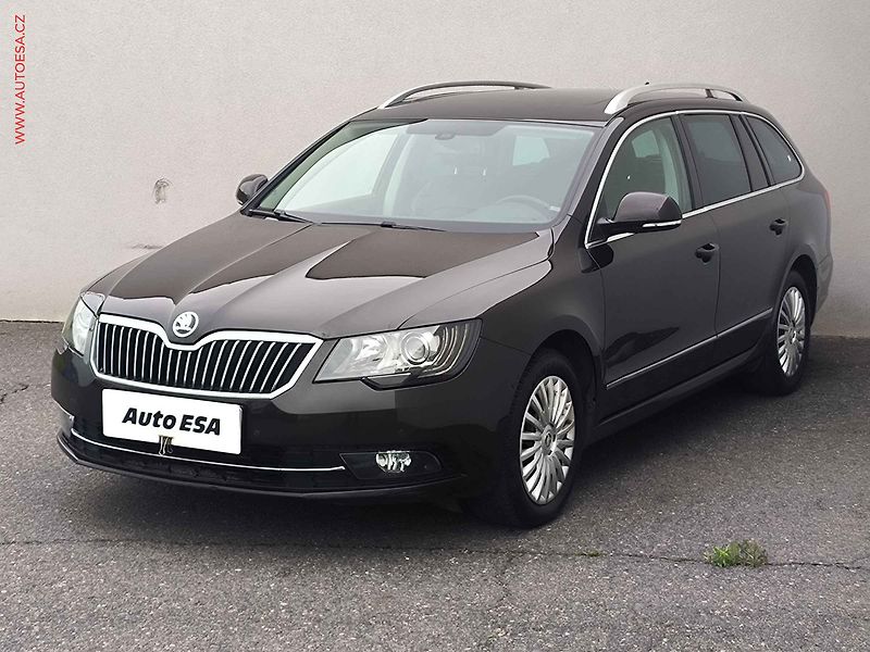Škoda Superb (2014) 2.0 TDi 4x4, 1.maj,ČR, L&K - fotka 3 z 22