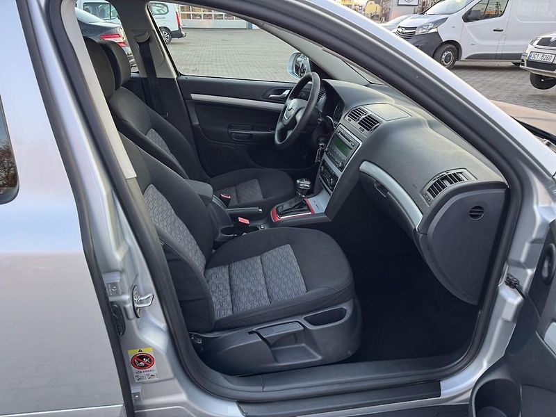 Škoda Octavia 1.4 TSI 90 kW DSG, aut. klima - fotka 11 z 17