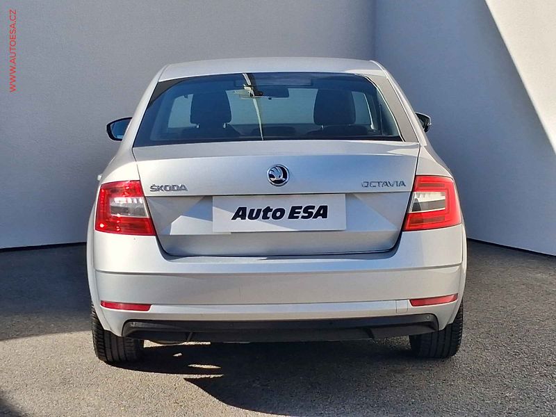 Škoda Octavia (2018) 1.4 TSI, 2.maj,ČR, STK9/28 - fotka 5 z 15