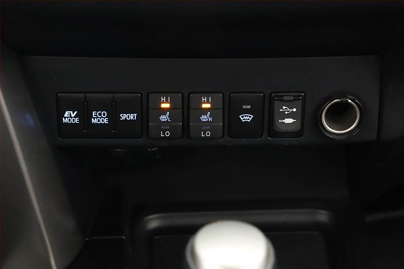 Toyota RAV4 (2017) 2.5 Hybrid - fotka 17 z 21