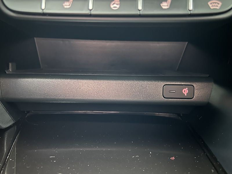 Kia ProCeed 1.5 T-GDi  GT LINE PLUS - fotka 18 z 29