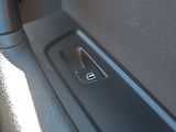 Volkswagen Passat (2012) 2.0TDI 103KW CR DSG – NAVI - náhled 35