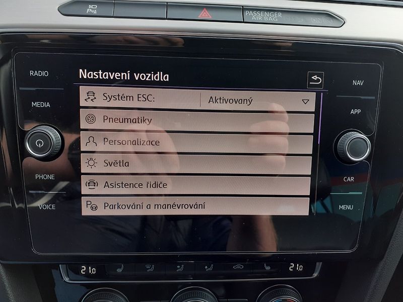Volkswagen Passat (2018) 2.0 BiTDi 4x4 - fotka 17 z 48