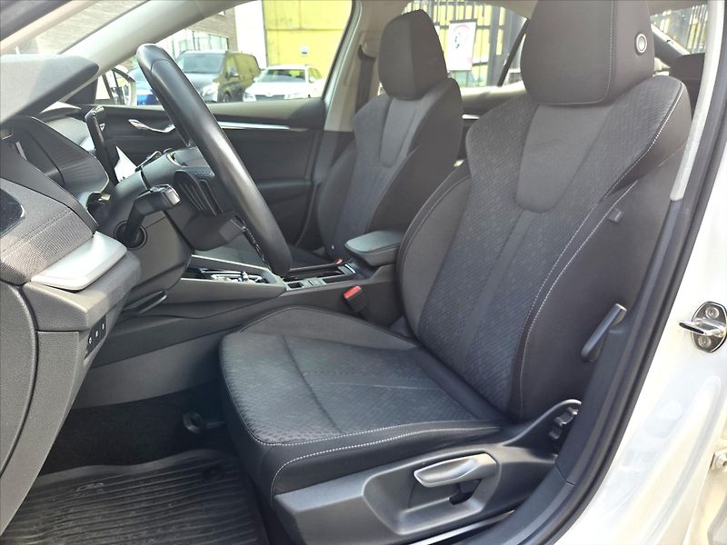 Škoda Octavia 1,5 eTSi DSG Style NEHAVAR. ČR - fotka 8 z 22
