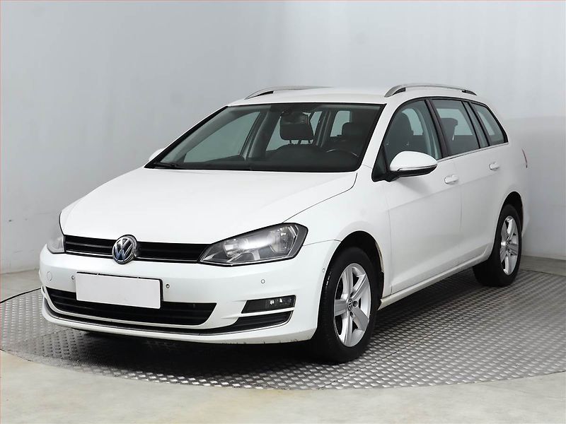 Volkswagen Golf (2014) Comfortline 1.6 TDI, Automat - fotka 2 z 15