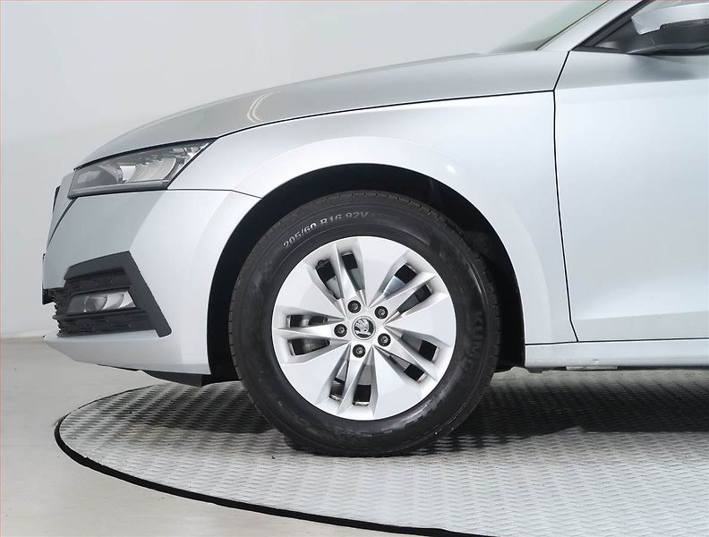 Škoda Octavia (2023) Ambition 2.0 TDI - fotka 15 z 26