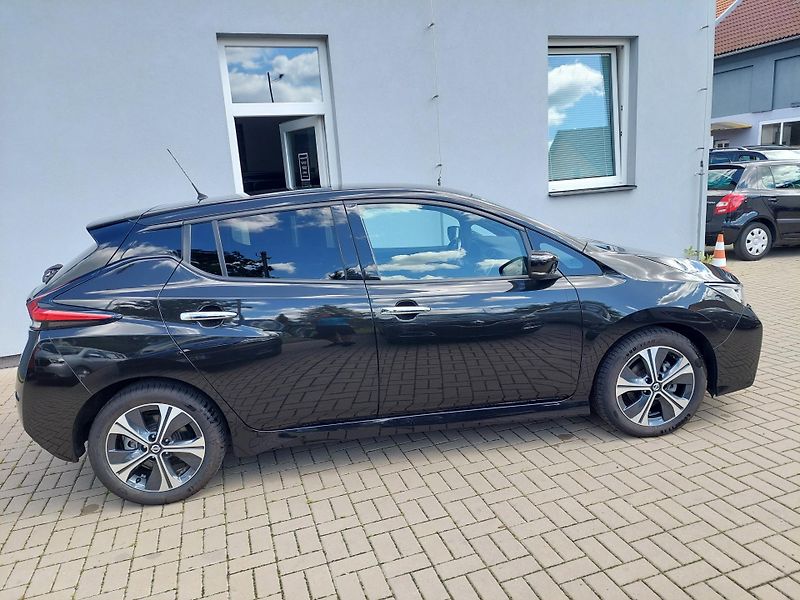 Nissan Leaf (2021) ZE1 N-Connecta  Option-DPH - fotka 4 z 47