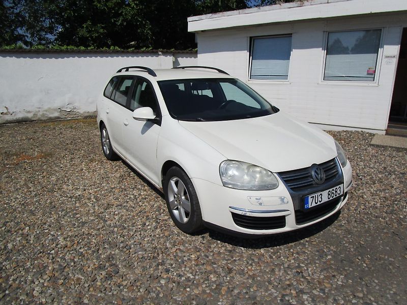 Volkswagen Golf 1,9TDI-77KW - fotka 1 z 14