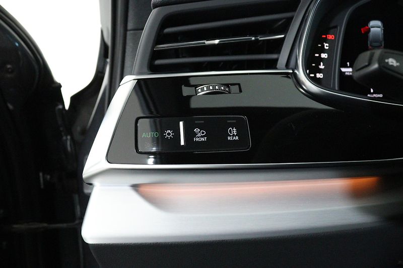 Audi Q7 Sline 50 TDI quattro tiptronic - fotka 17 z 26