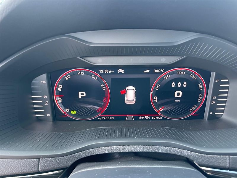 Škoda Karoq 1,5 TSi 110kw SPORTLINE 1maj C - fotka 15 z 36