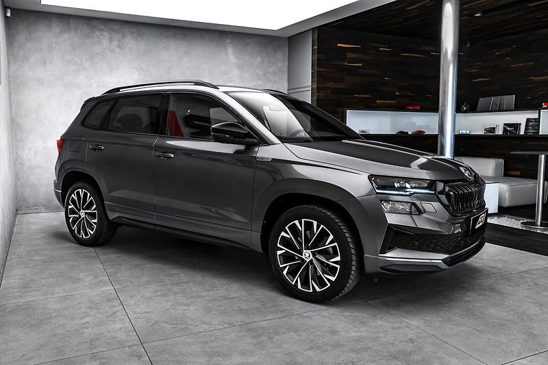 Škoda Karoq 1,5TSI SPORTLINE DSG 13.700Km - fotka 4 z 23