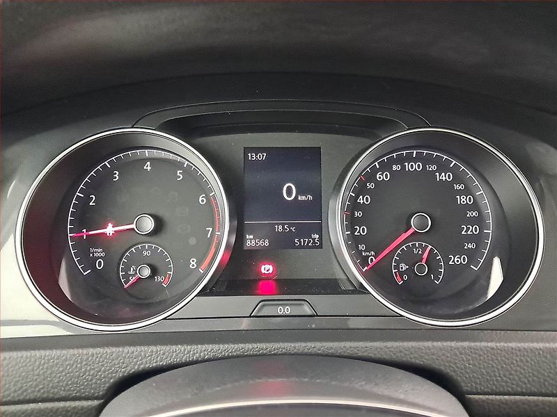 Volkswagen Golf (2018) Highline 1.5 TSI, Serv.kniha - fotka 11 z 19