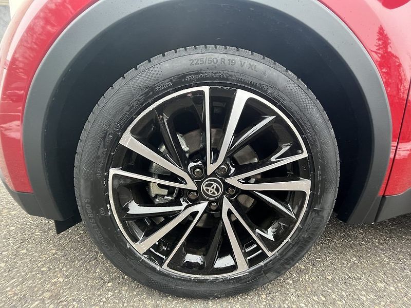Toyota C-HR 2.0L PHEV Executive - fotka 26 z 26