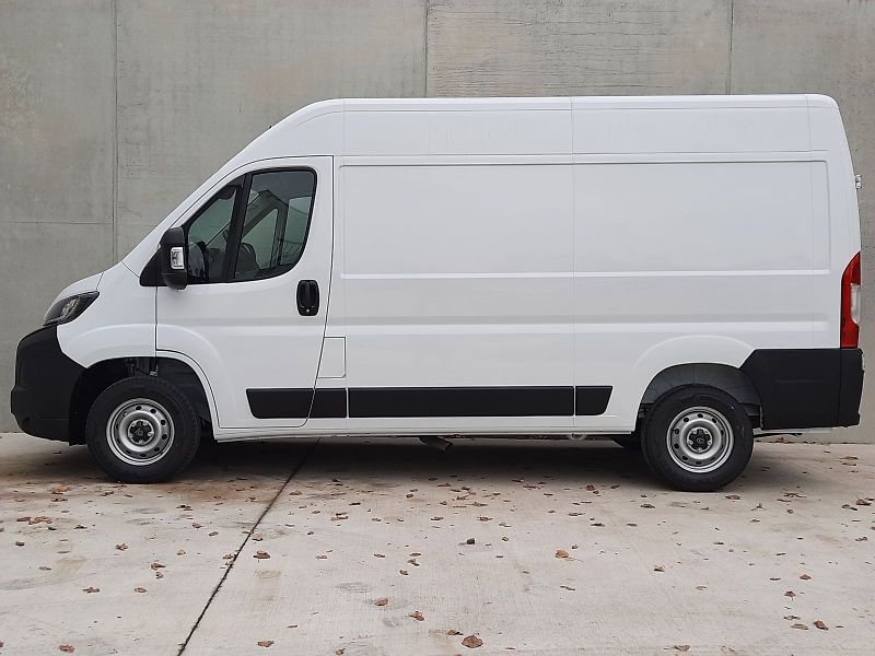 Peugeot Boxer (2026) FG 3300 L2H2 DIESEL 140k MAN6 - fotka 3 z 12