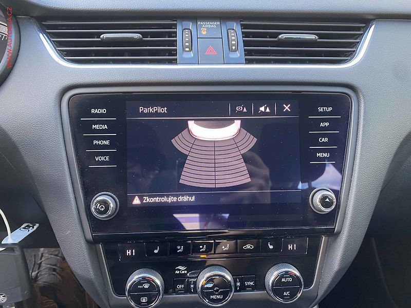 Škoda Octavia (2018) 2.0 TDi, Style, DSG - fotka 17 z 18