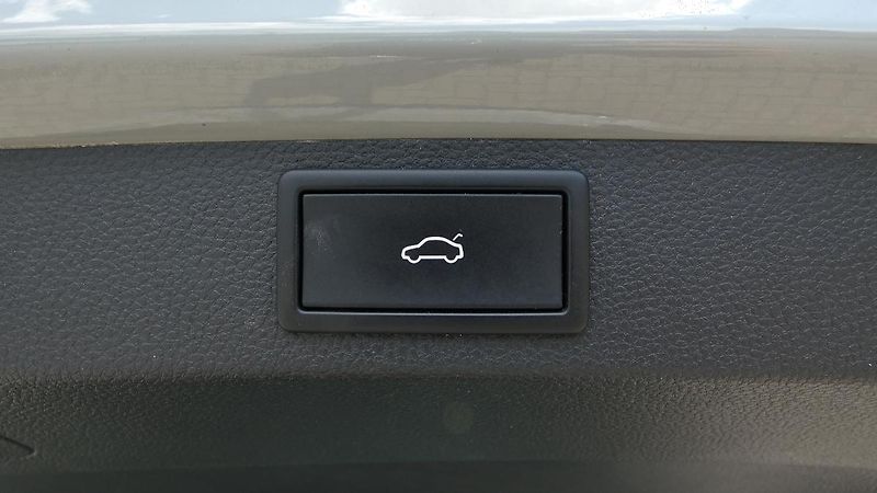Škoda Karoq 1,5 TSI DSG Ambition - fotka 22 z 24
