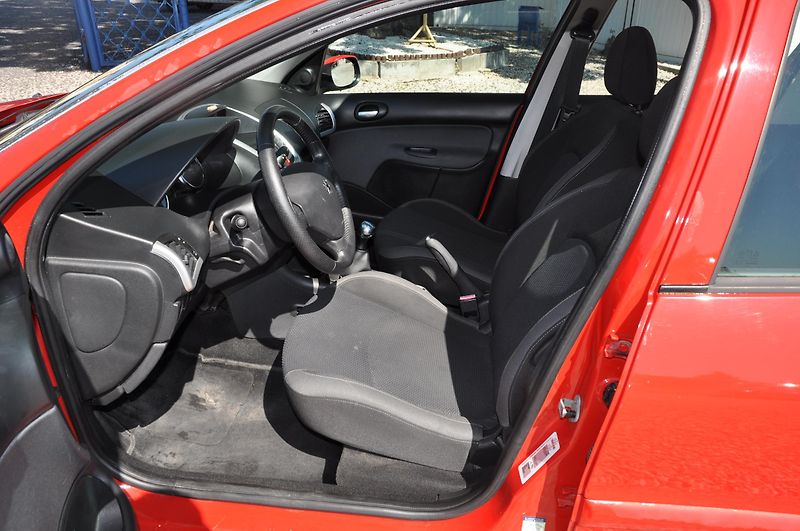 Peugeot 206 1.4i 55kW 5dv. - fotka 6 z 12