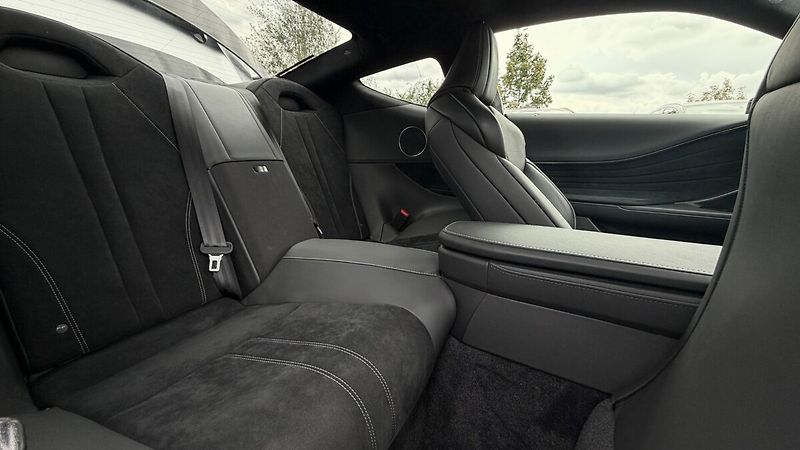 Lexus LC 500 500 BESPOKE - fotka 28 z 32