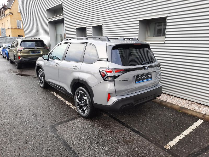 Subaru Forester (2026) NOVÝ FORESTER 2,0i TOURING  - fotka 4 z 7