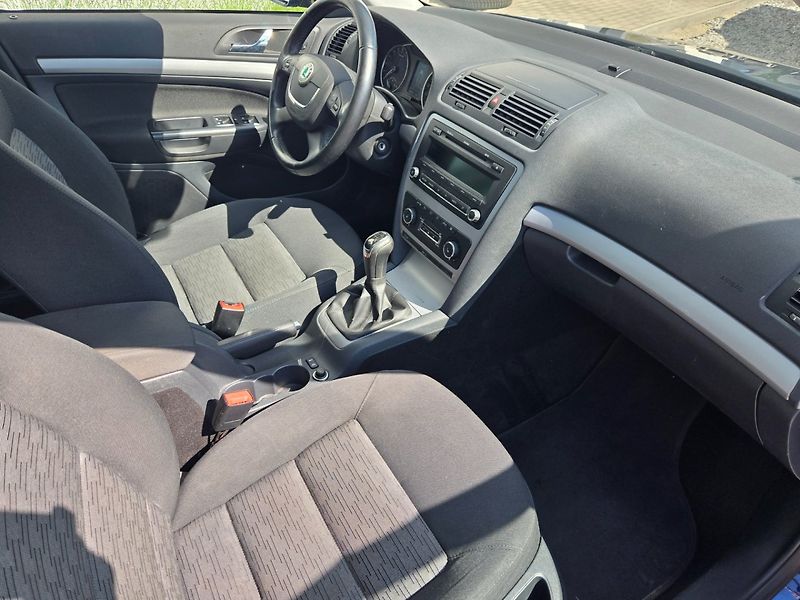 Škoda Octavia (2013) 2.0 TDI Serviska - fotka 20 z 31