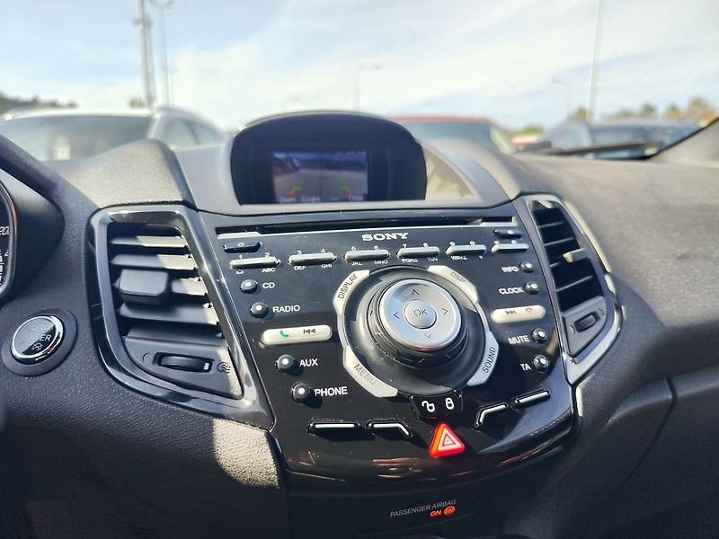 Ford Fiesta 1.6/134kW ST ČR 1.Majitel - fotka 16 z 27