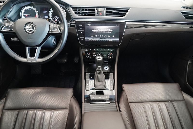 Škoda Superb - fotka 5 z 6