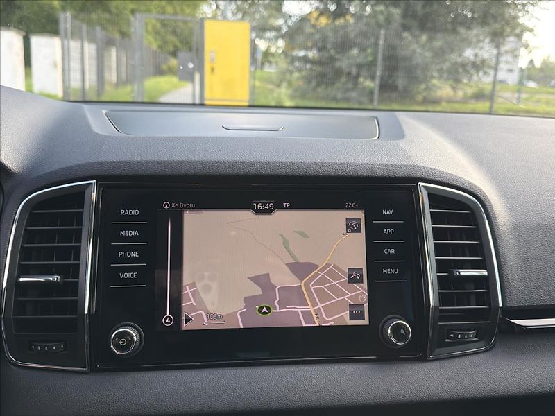 Škoda Karoq 2,0 TDI 110 kW DSG DPH ČR - fotka 21 z 35