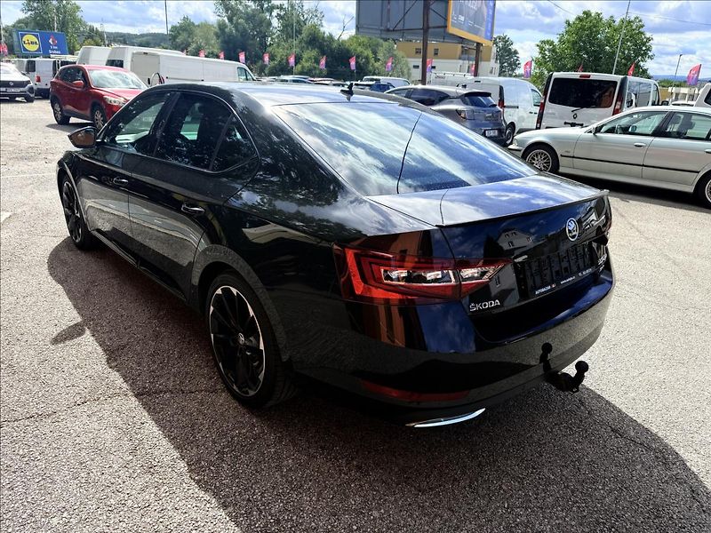 Škoda Superb 2,0 TDi 4x4 DSG SportLine - fotka 7 z 34