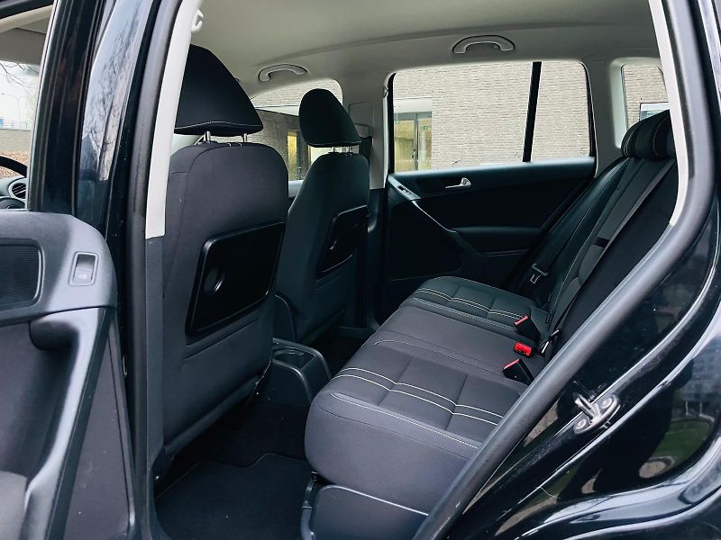 Volkswagen Tiguan 1.4TSi MANUÁL VÝHŘEV SERVISKA - fotka 33 z 45