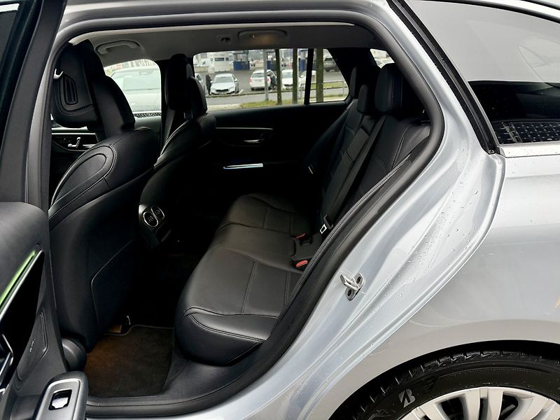 Mercedes-Benz Třídy C (2025) 220 d 4MATIC kombi - fotka 21 z 41