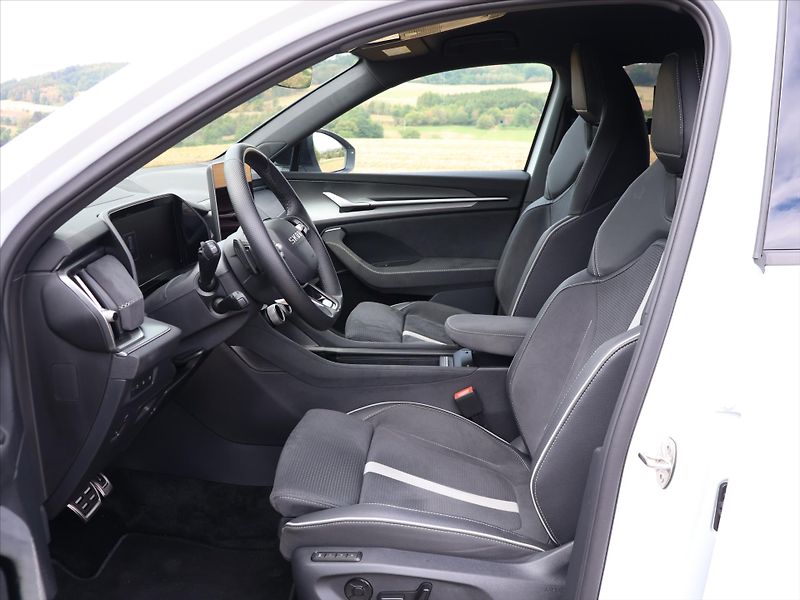 Škoda Kodiaq 2,0 2.0 TDI Sportline 4x4 DSG - fotka 12 z 32