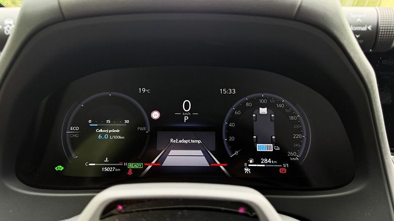 Lexus UX 300h 300H 2,0 HEV F SPORT DESIGN - fotka 13 z 24