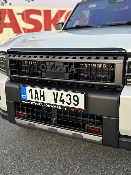Toyota Land Cruiser (2023) 2.8 D-4D 4x4 Executive Skyview - fotka 6 z 33