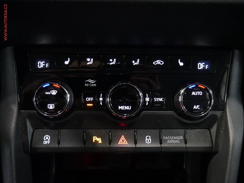 Škoda Karoq (2022) 1.5 TSi, 2.maj,ČR, Style, AT - fotka 19 z 21