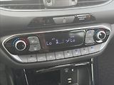 Hyundai i30 1,6 TGDI STYLE AT 1.MAJITEL - náhled 12