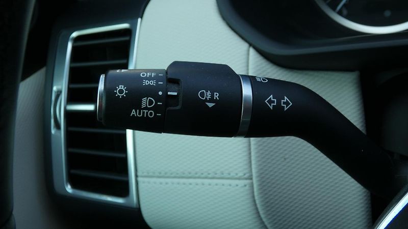 Land Rover Discovery D250 AUTO 4WD - fotka 10 z 23