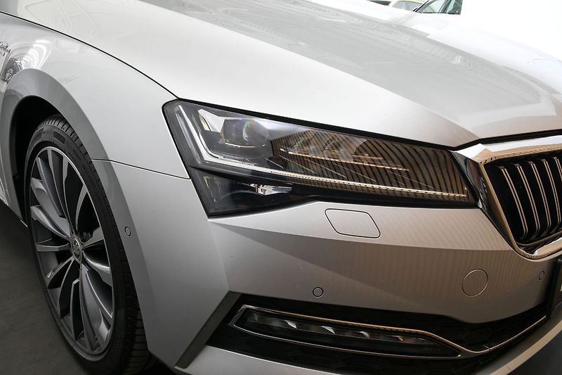 Škoda Superb 2.0TDI 147kW 4x4 DSG L&K Tažné - fotka 8 z 44