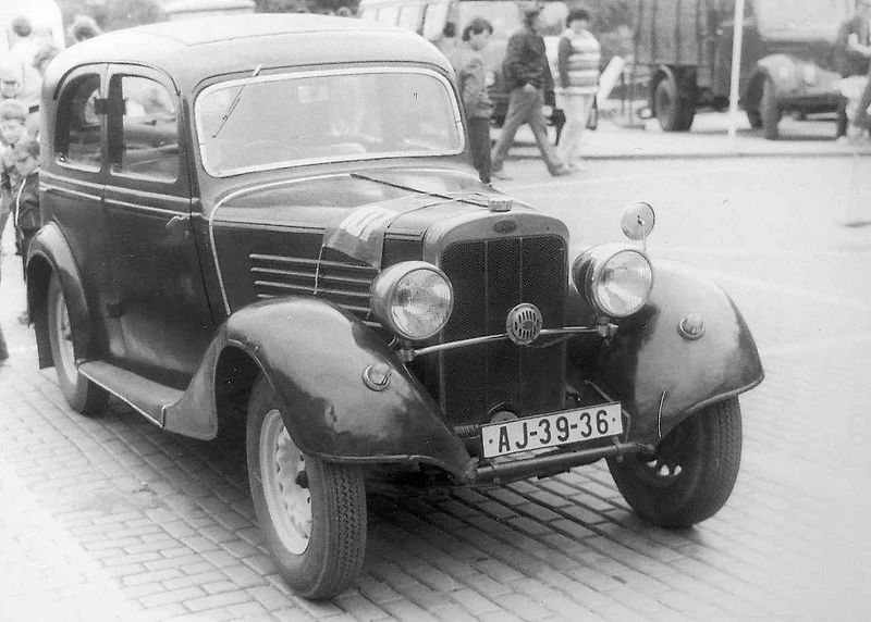 Walter WIZ, Knapp - Vojíř (1921-2). Vítězná posádka v závodech do vrchu Zbraslav-Jíloviště v cestovních automobilech do 1600, resp. do 1750 cm3